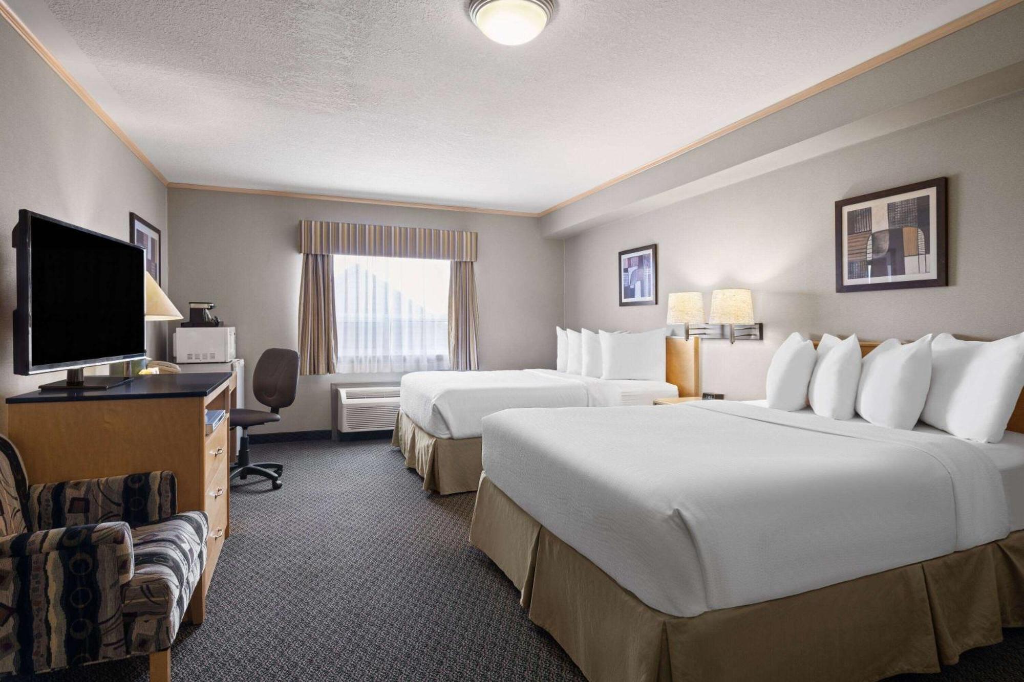 Travelodge By Wyndham Fort Mcmurray Exteriör bild