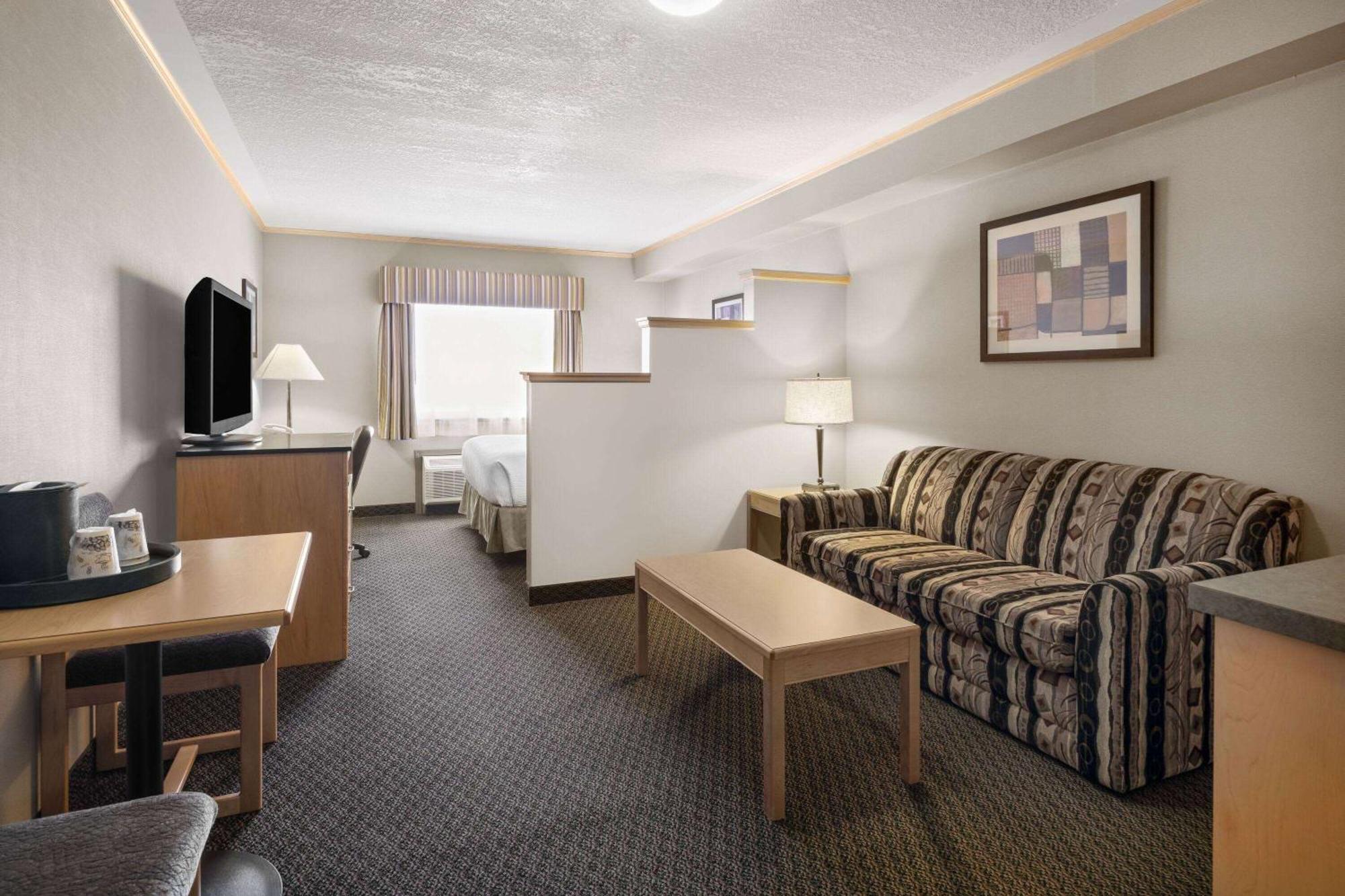 Travelodge By Wyndham Fort Mcmurray Exteriör bild