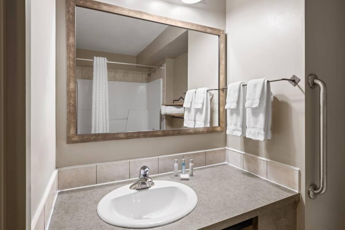 Travelodge By Wyndham Fort Mcmurray Rum bild